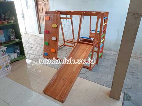 Toko Playground Brakiasi Kayu Yahukimo Harga Murah
